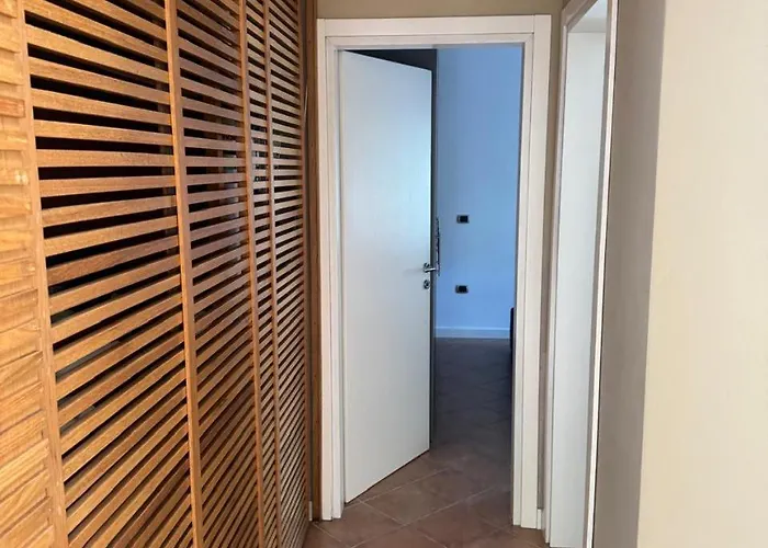 Ab 10 * Golem (Tirana)